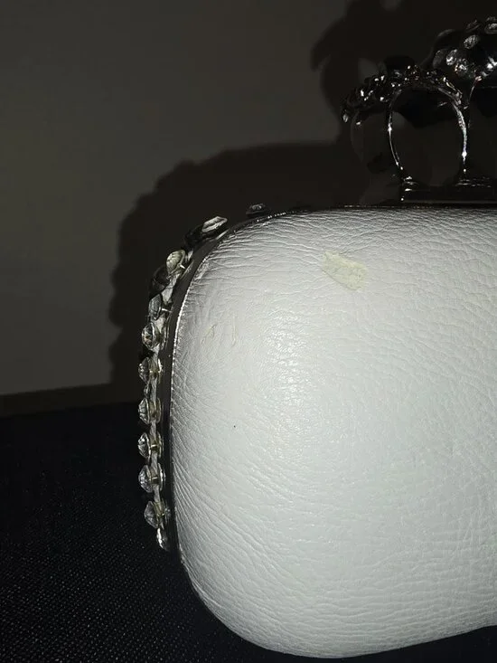 2000s White Skull and rhinestone clutch with four-ring knuckle clasp - Picture 6 of 11